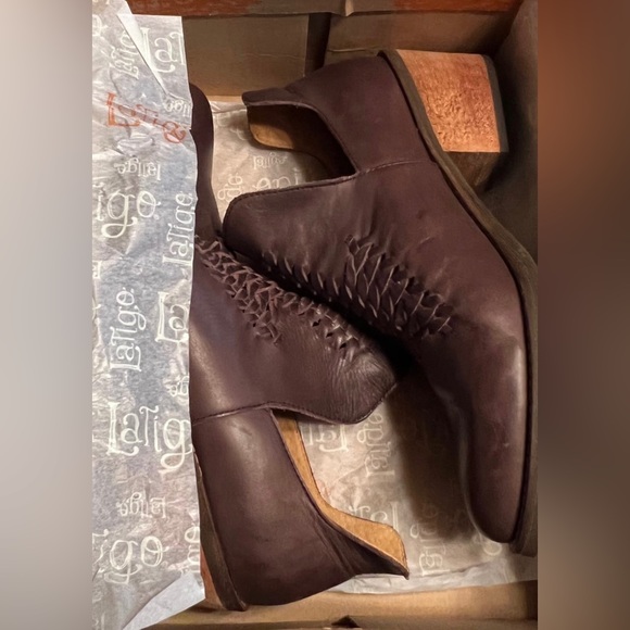 Women Leather  Latigo  Ankle Boots size 9.5 - Picture 8 of 16